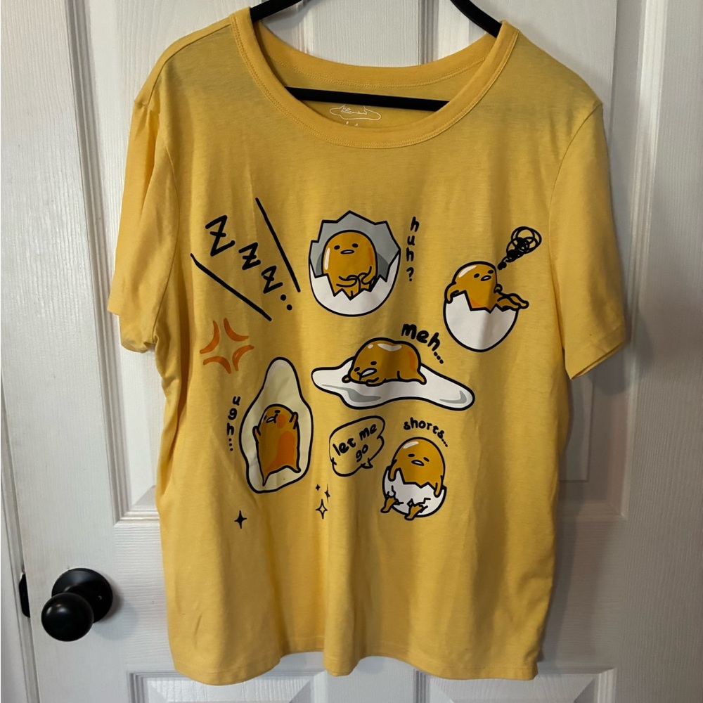 Gudetama Sanrio Men's Short Sleeve Graphic Tee in Sunny Yellow